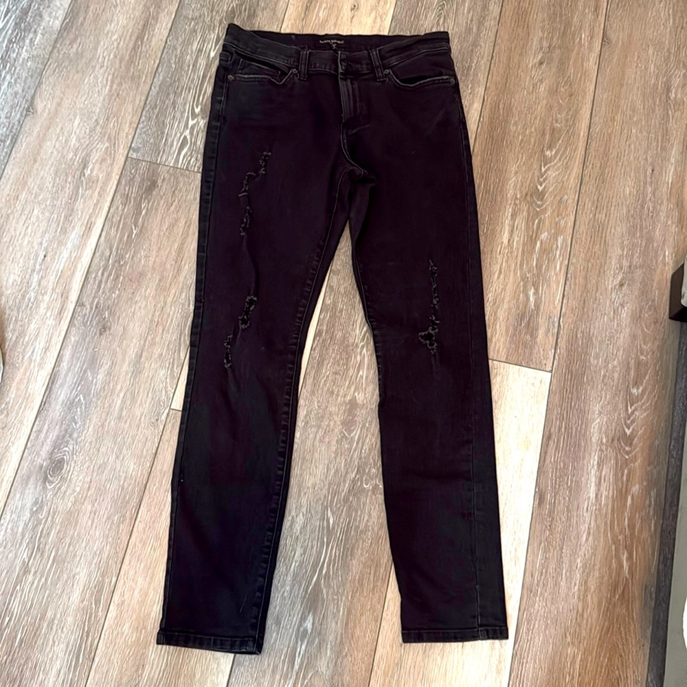 BANANA REPUBLIC DISTRESSED BLACK JEANS.  LIKE NEW!  VERY NICE AND COMFY!